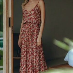 Pampelone Red Beige Floral
Alisee Spaghetti Sleeveless Maxi Dress